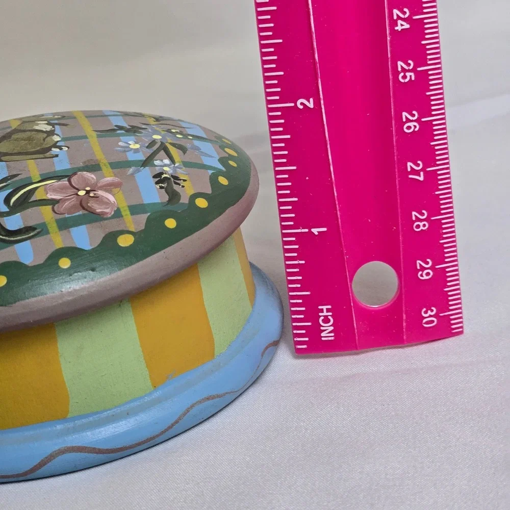 The Home Collection Hand-Painted‎ Trinket Box Bunny Rabbit Flowers 1997 Vintage
